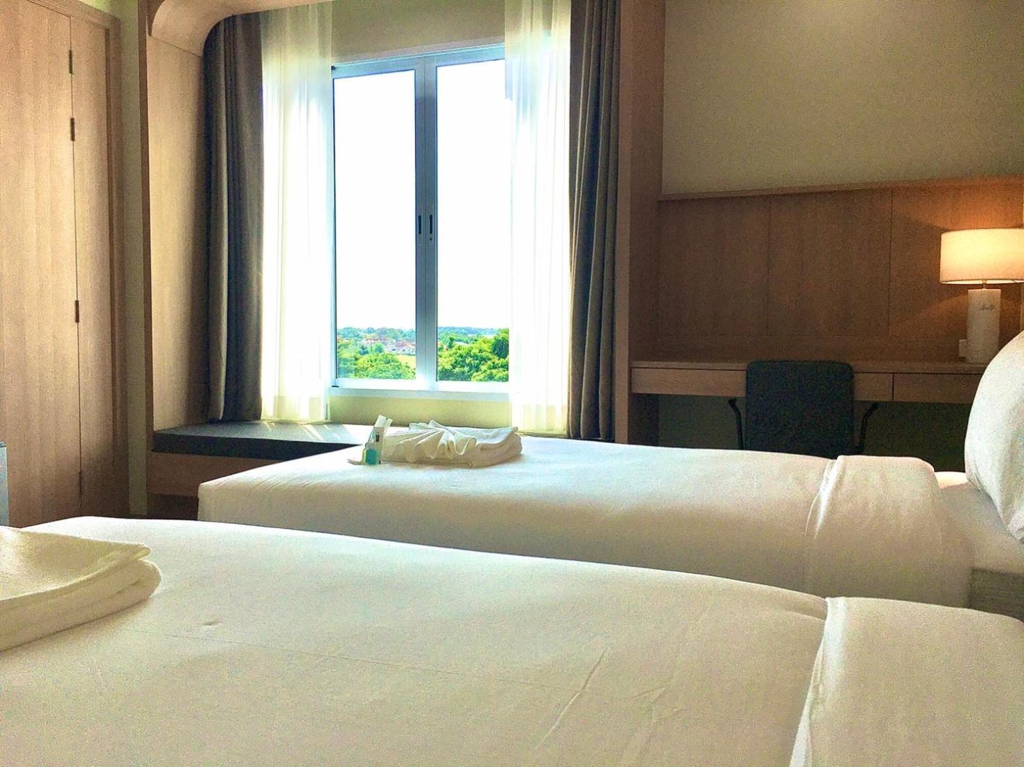 Mayflower Grande Suite Hotel Phitsanulok Exterior photo