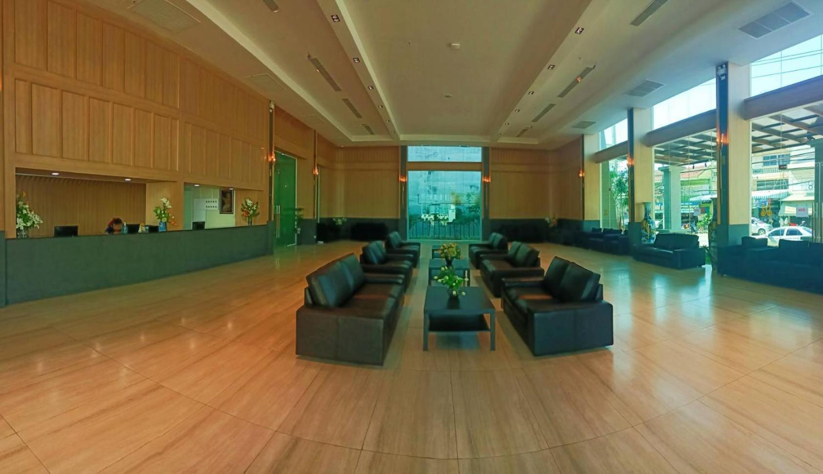 Mayflower Grande Suite Hotel Phitsanulok Exterior photo