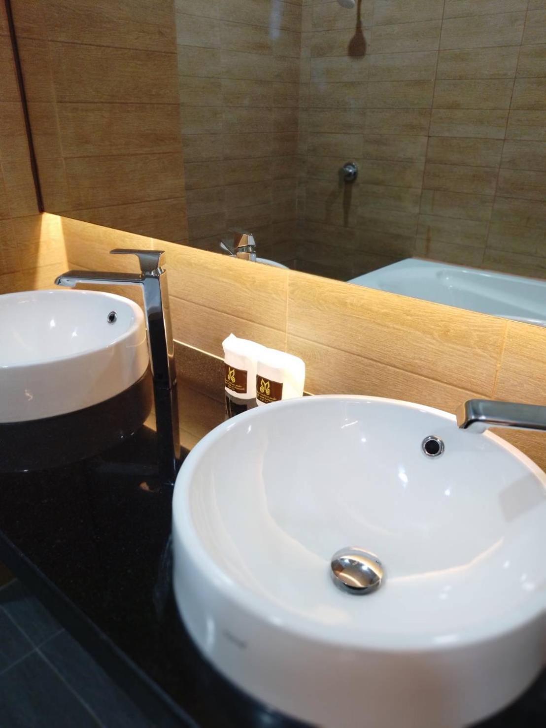 Mayflower Grande Suite Hotel Phitsanulok Exterior photo