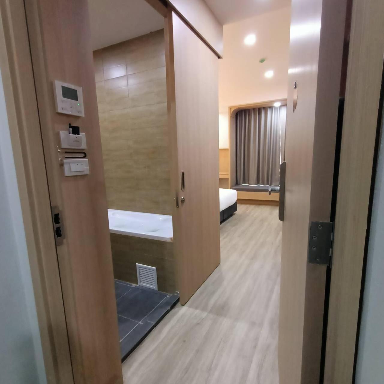 Mayflower Grande Suite Hotel Phitsanulok Exterior photo